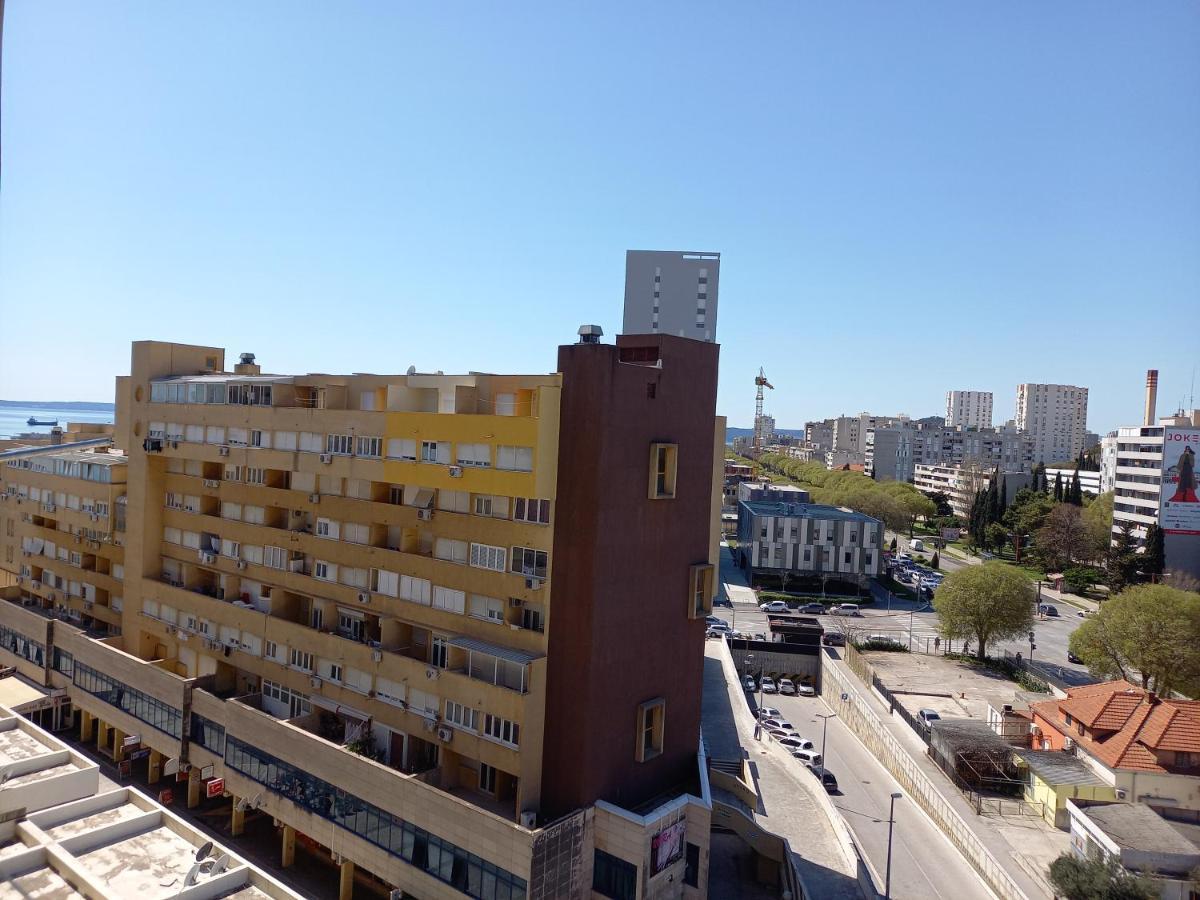 Apartment City View Split Exterior photo